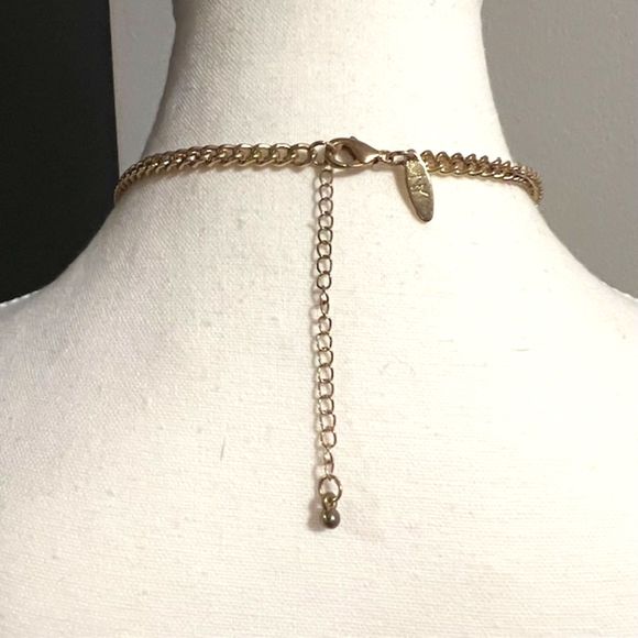 NY Black Round Faceted Rhinestone Pendant Goldtone Chain Statement Necklace - Picture 5 of 5